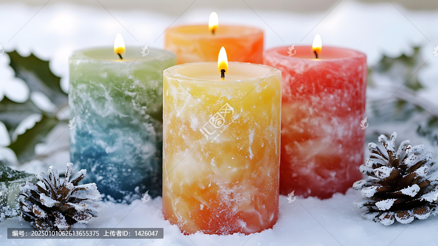 雪地中的彩蠟燭