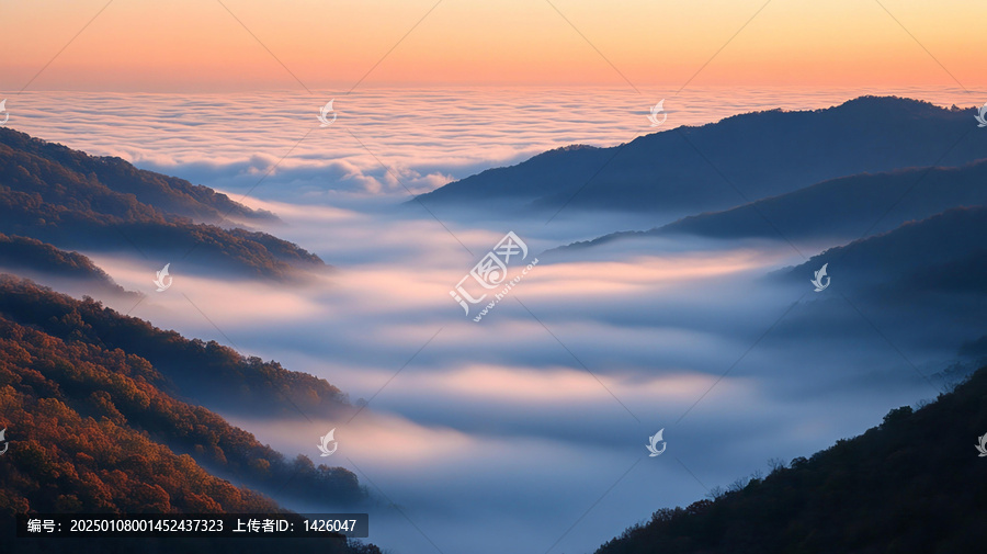云海翻騰的朝陽山脈