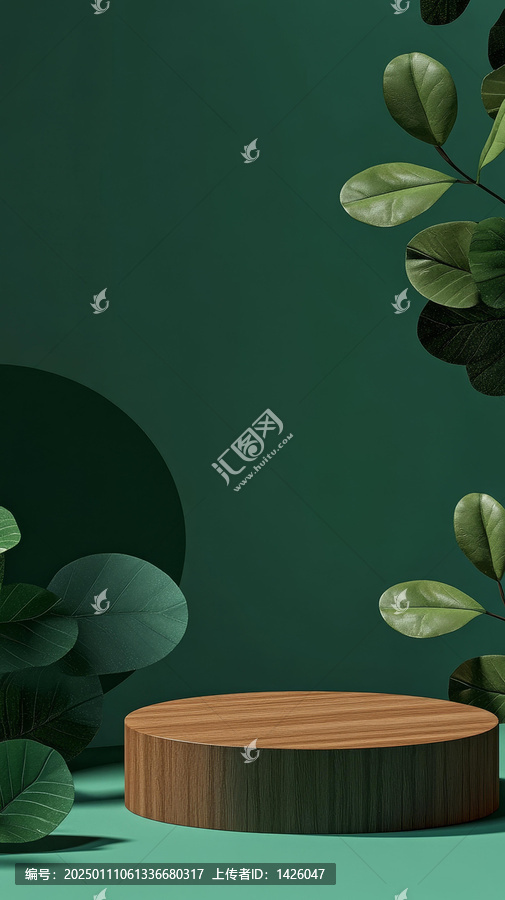綠色植物與木質展示臺