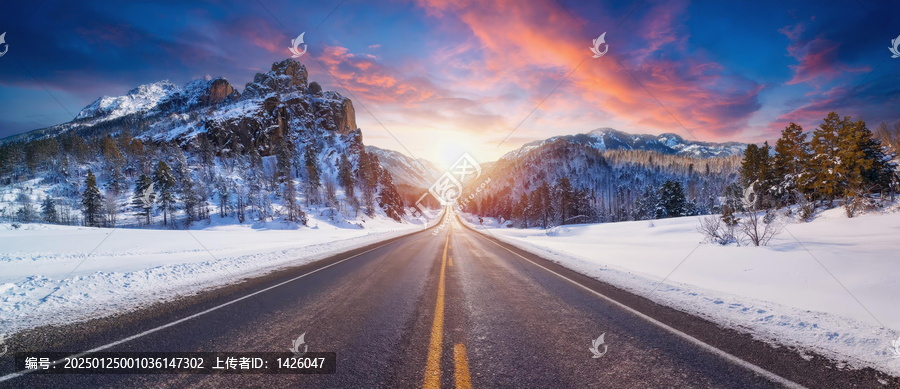 冬季公路風景山脈風光