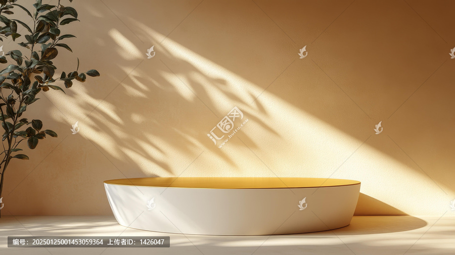 自然光照射下的簡約產(chǎn)品展示臺