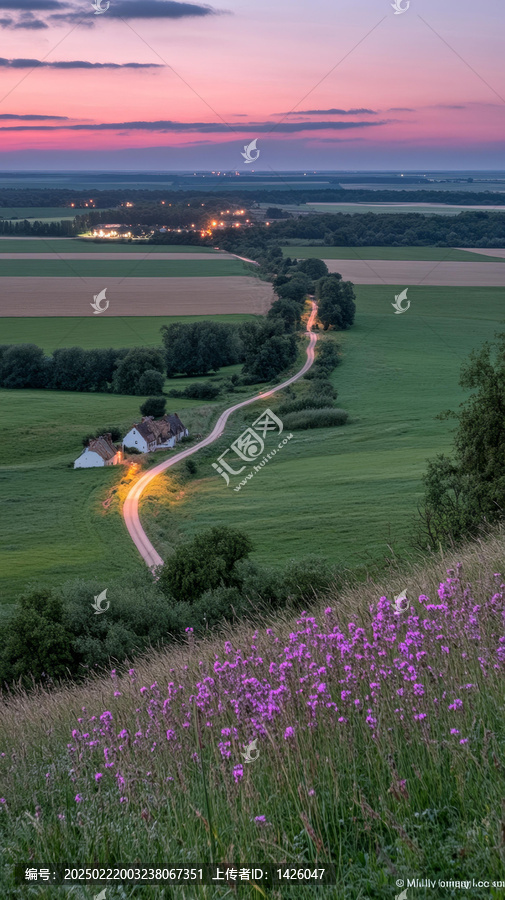 夕陽下的鄉(xiāng)村田園公路風(fēng)景