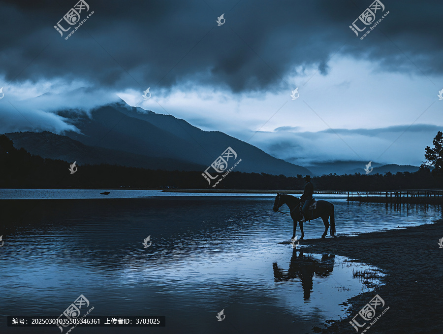 湖邊牧馬