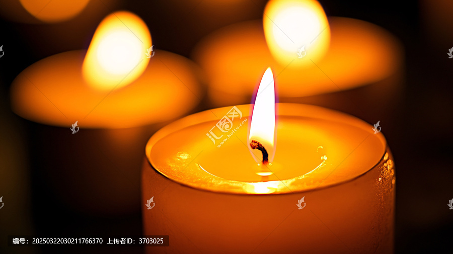 燭火中的暖光