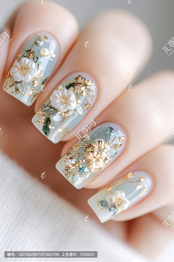 海藍(lán)寶石花朵美甲