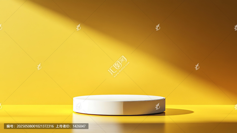 黃色背景上的白色圓柱形展示臺