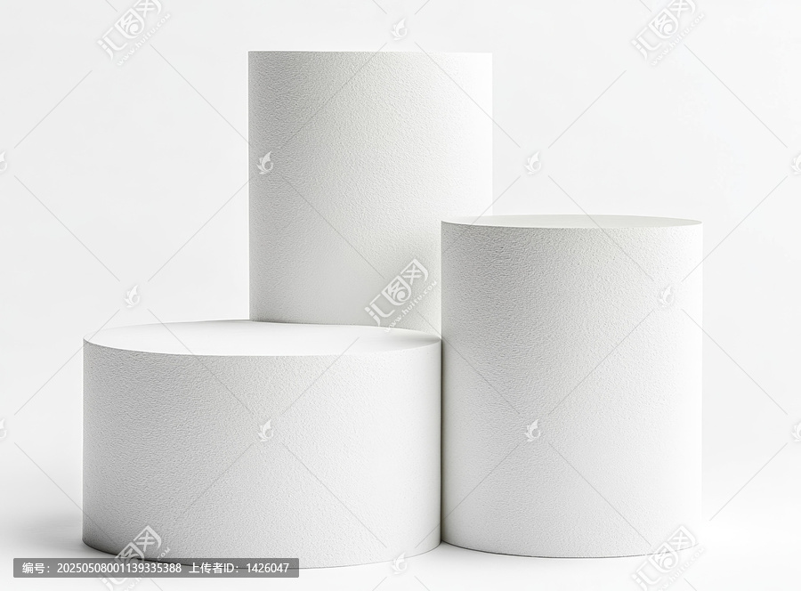 白色圓柱形展示臺