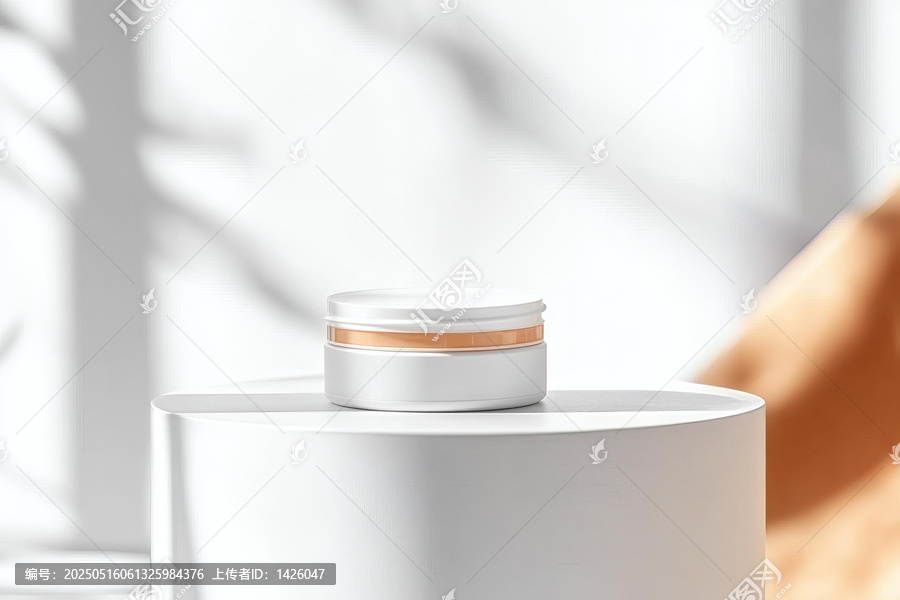 簡(jiǎn)約化妝品罐擺放的現(xiàn)代感展示臺(tái)