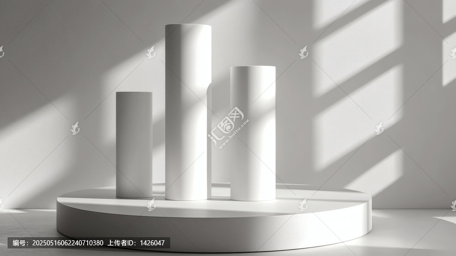 白色圓柱形展示臺的極簡主義設(shè)計(jì)