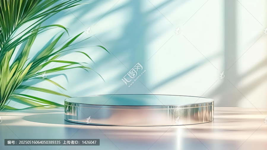 現(xiàn)代極簡產(chǎn)品展示臺與熱帶植物