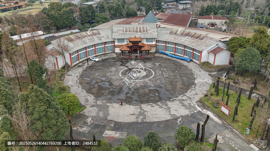 中式建筑圓形廣場(chǎng)鳥(niǎo)瞰圖-匯圖網(wǎng) www.fosd68.com 中式建筑圓形廣場(chǎng)鳥(niǎo)瞰圖