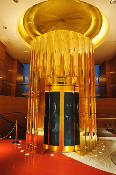 阿联酋迪拜七星帆船酒店黄金电梯