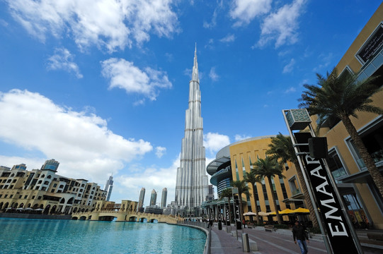 阿联酋世界第一高哈利法塔原名迪拜塔
