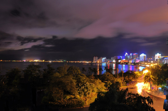 三亚湾夜景