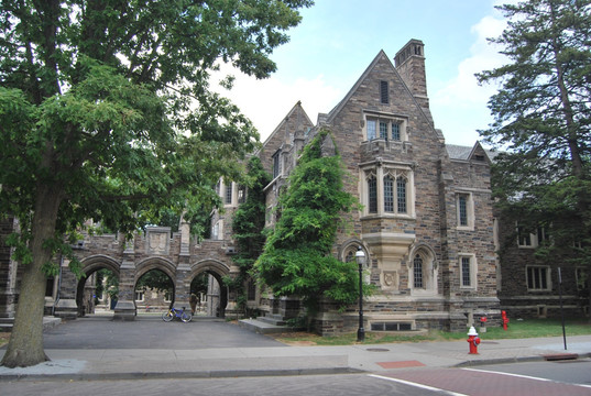 普林斯顿大学