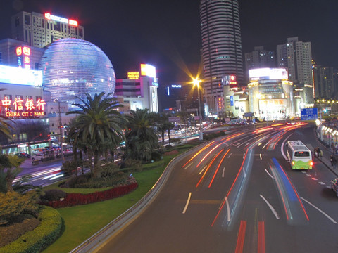 上海夜景 肇嘉浜路上的车流