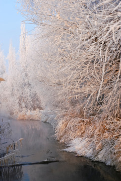 冬天的小河