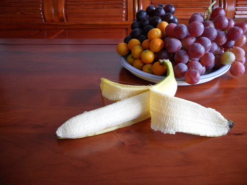 剥开的香蕉 水果