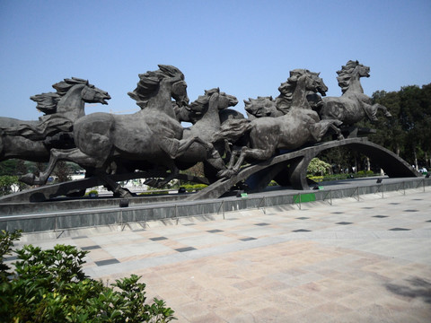 马群雕像