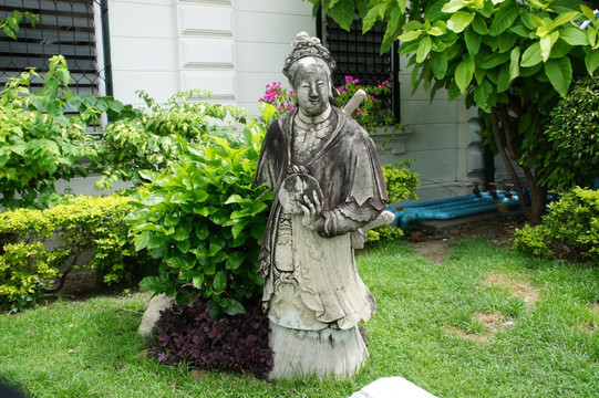 古代仕女雕像