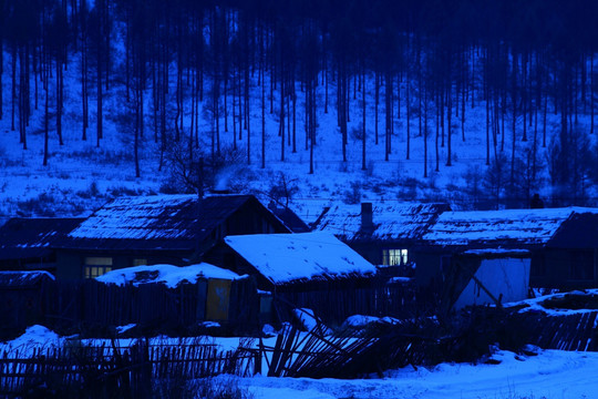 山里人家夜景