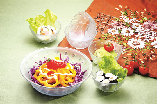 玻璃碗 寿司 黄椒