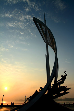 鸭绿江畔 大型雕塑