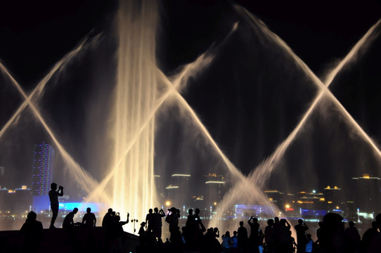 世博会喷泉夜景