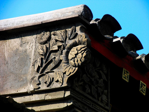 北京 四合院屋脊的砖雕