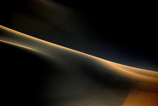 库姆塔格沙漠光影