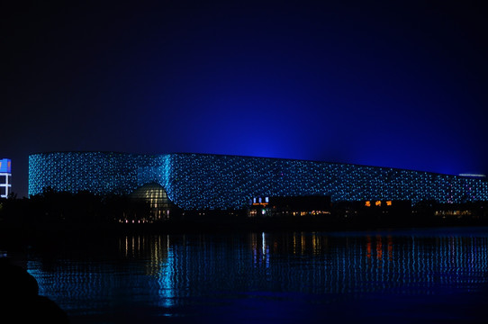 苏州文化艺术中心夜景