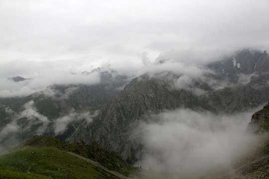 新疆 特克斯科桑溶洞国家森林公园
