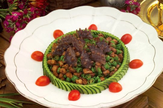 烧汁花肉扣海参