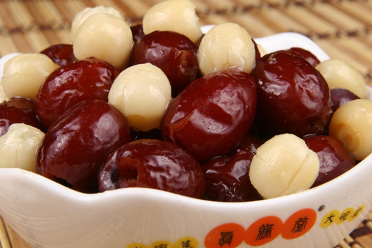 蜜枣莲心