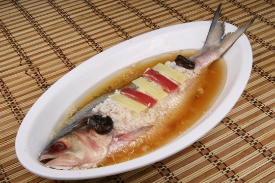 糟香鲥鱼