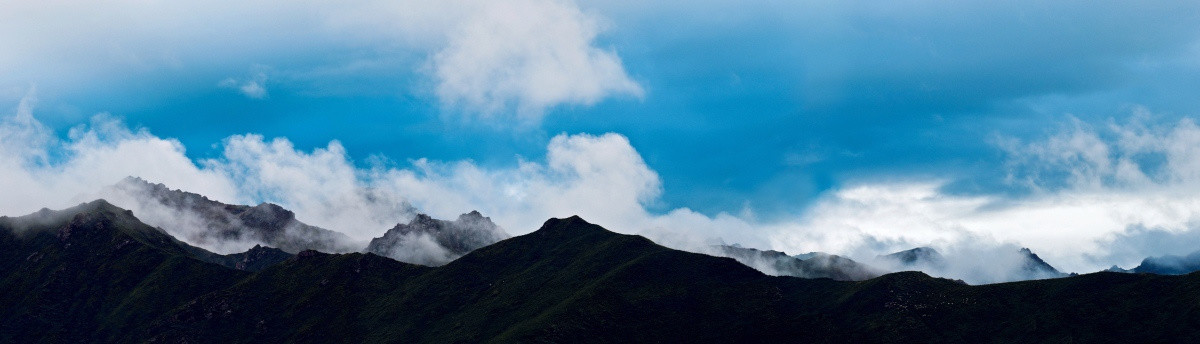 山峦起伏 天山（横幅大图）