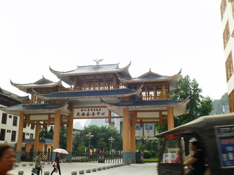 牌坊门