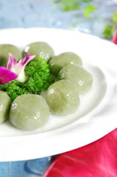 绿茶汤圆
