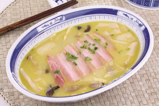咸肉笃肉笋衣