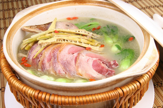 老鸭煲