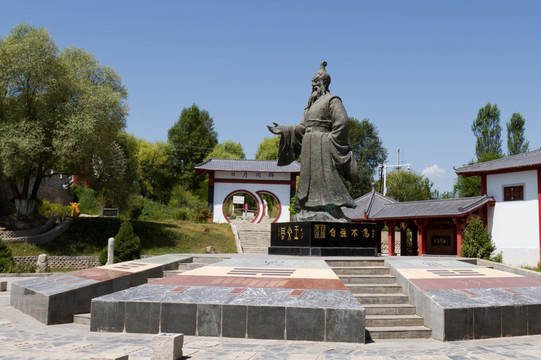 新疆八卦城 八卦公园周文王雕塑