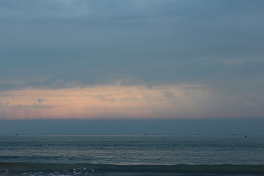 海上日出