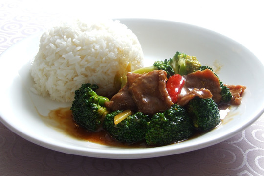 西兰花牛肉饭