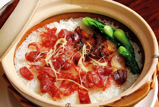 腊味煲仔饭