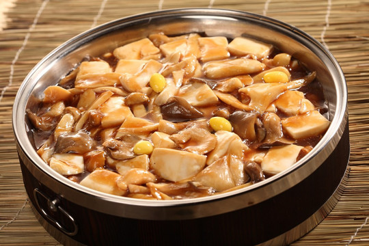 菌菇木桶豆腐