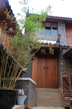 悦庭门口景色
