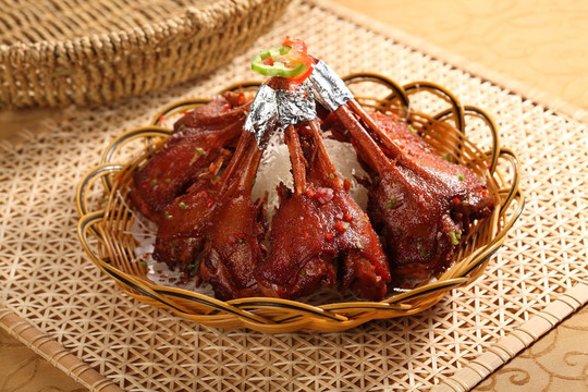 美极鸭下巴