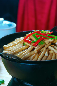 干锅茶树菇