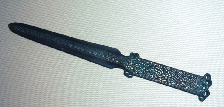 马纹青铜短剑