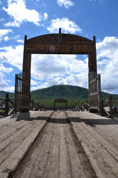图瓦人木桥